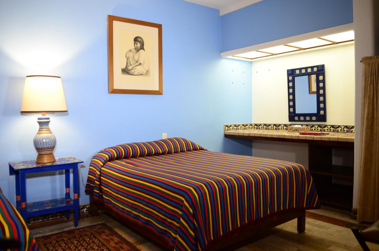 Casa De Las Flores Bed & Breakfast Tlaquepaque Dış mekan fotoğraf