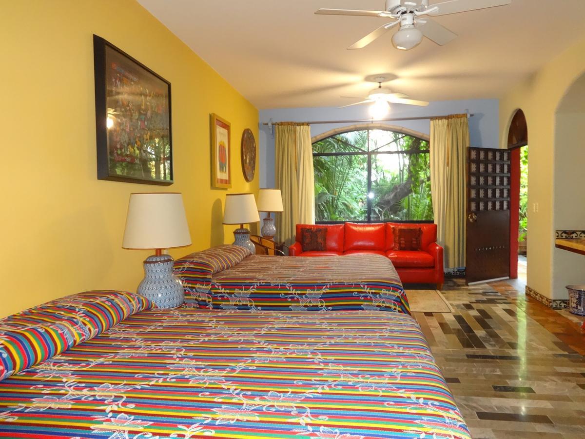 Casa De Las Flores Bed & Breakfast Tlaquepaque Dış mekan fotoğraf