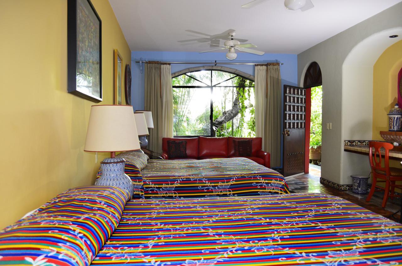 Casa De Las Flores Bed & Breakfast Tlaquepaque Dış mekan fotoğraf