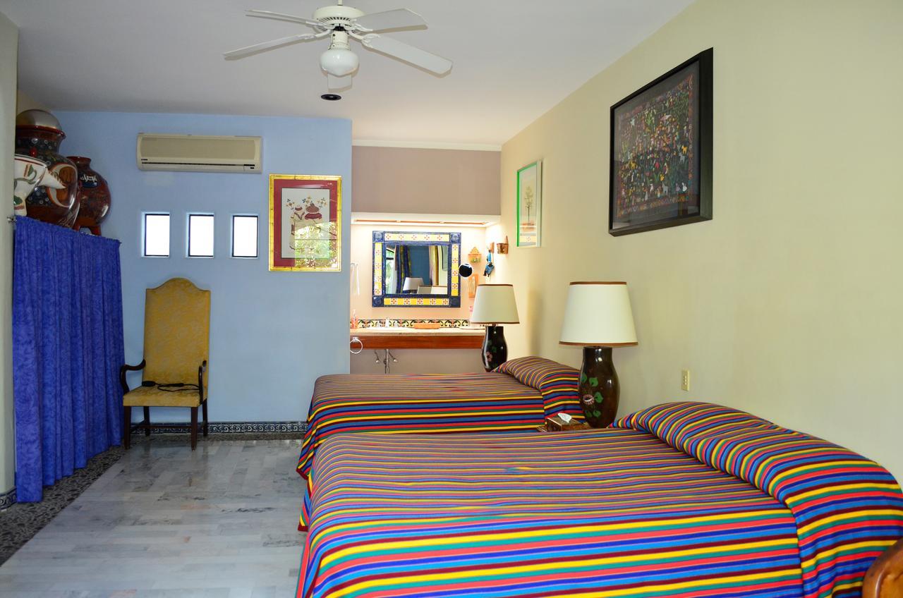 Casa De Las Flores Bed & Breakfast Tlaquepaque Dış mekan fotoğraf