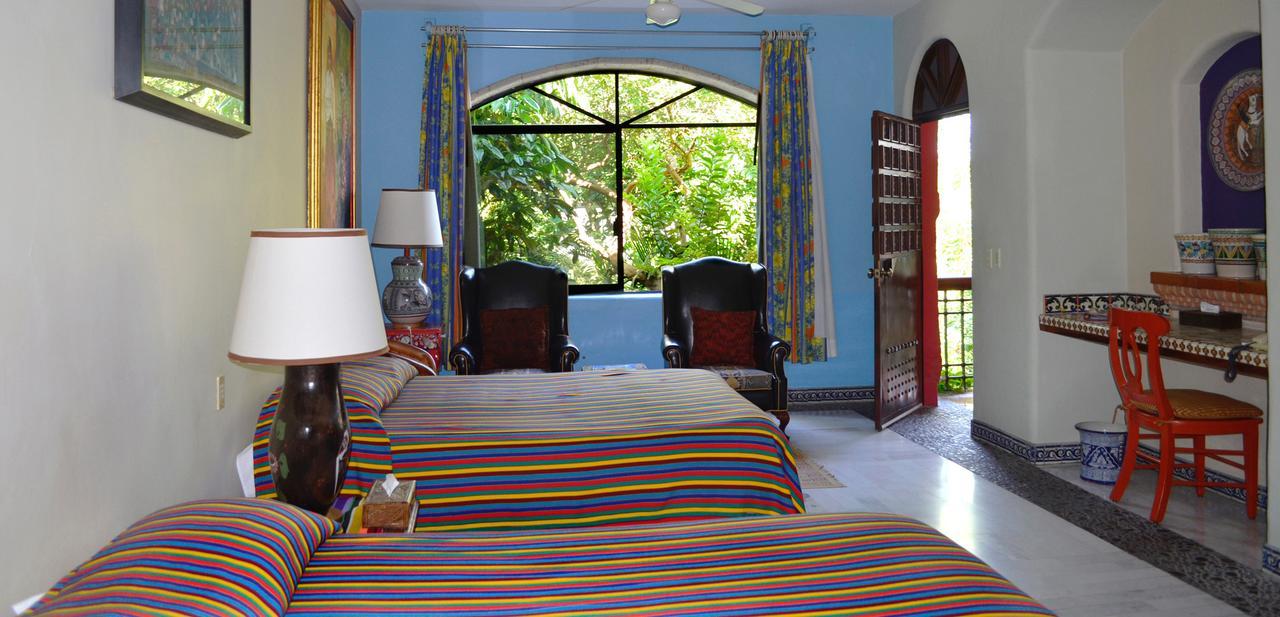Casa De Las Flores Bed & Breakfast Tlaquepaque Dış mekan fotoğraf
