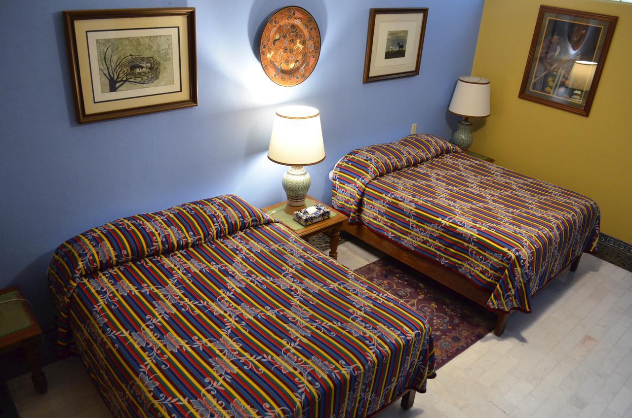 Casa De Las Flores Bed & Breakfast Tlaquepaque Dış mekan fotoğraf