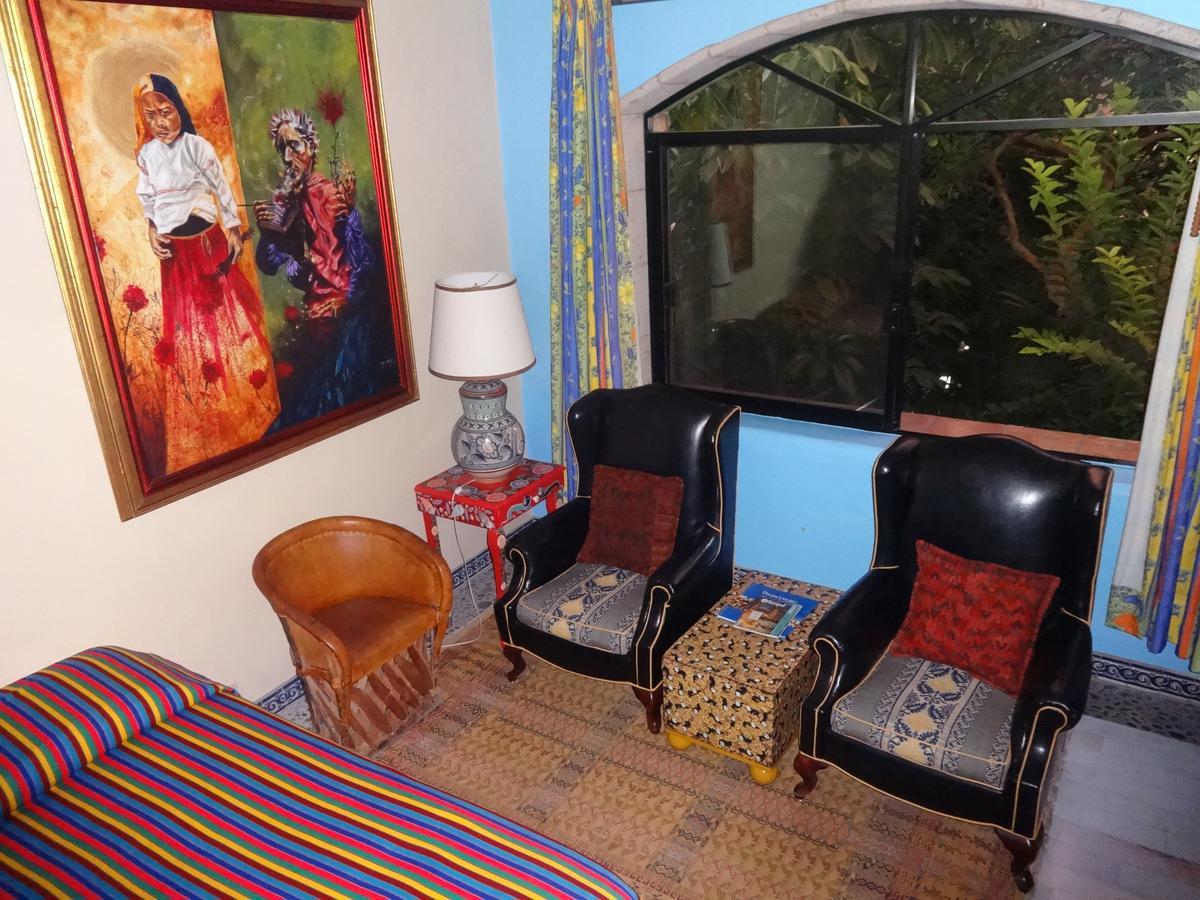 Casa De Las Flores Bed & Breakfast Tlaquepaque Dış mekan fotoğraf