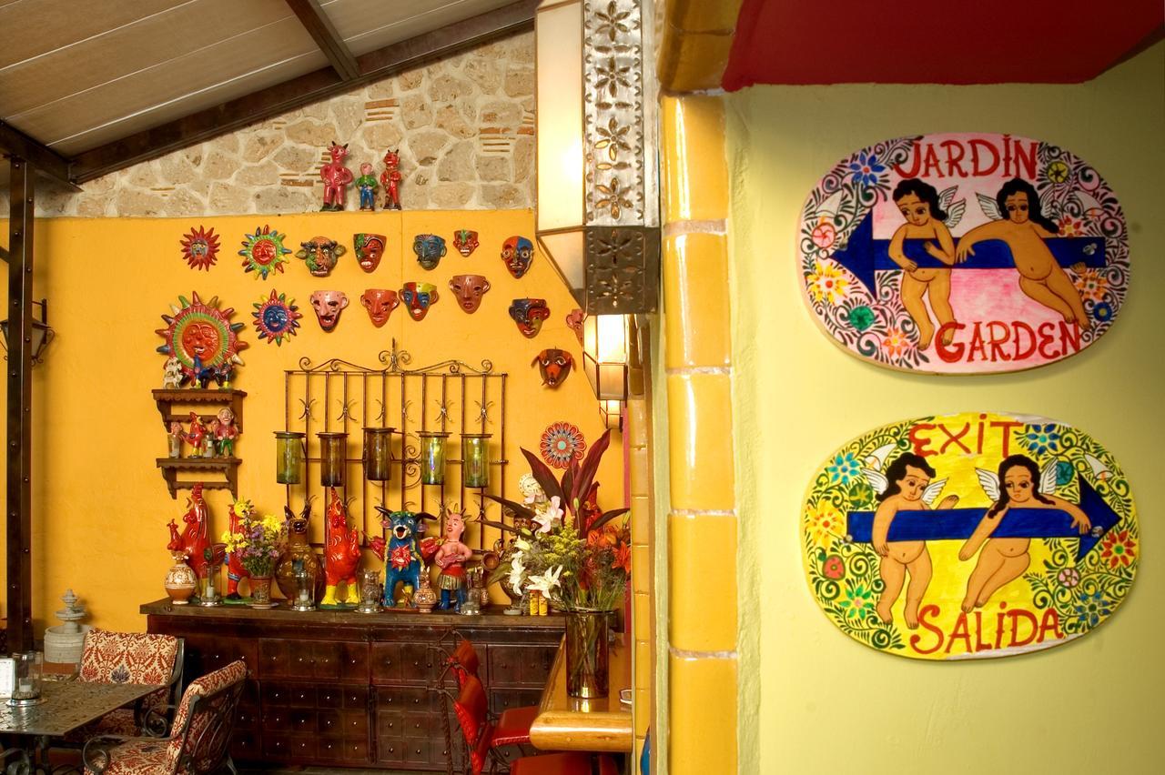 Casa De Las Flores Bed & Breakfast Tlaquepaque Dış mekan fotoğraf